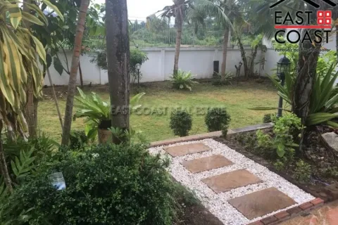 Casa de 4 dormitorios en Pattaya, Tailandia № 212901 - foto 19
