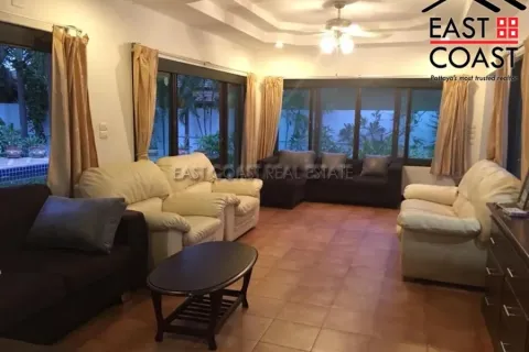 Casa de 4 dormitorios en Pattaya, Tailandia № 212901 - foto 6