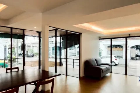 Reihenhaus in Huai Khwang, Bangkok, Thailand 4 Schlafzimmer № 214884 - Foto 5