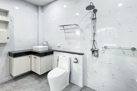 Condo in Chiang Mai, Thailand, 3 bedrooms  № 133459 - photo 16