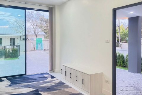 Condo in Chiang Mai, Thailand, 3 bedrooms  № 133459 - photo 13