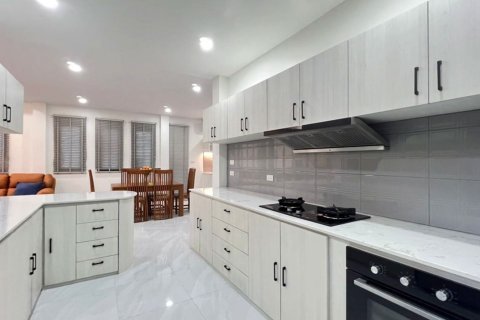 Condo in Chiang Mai, Thailand, 3 bedrooms  № 133459 - photo 7