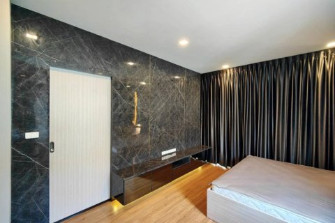 Maison à Bang Kaeo, Thaïlande 4 chambres № 169459 - photo 4