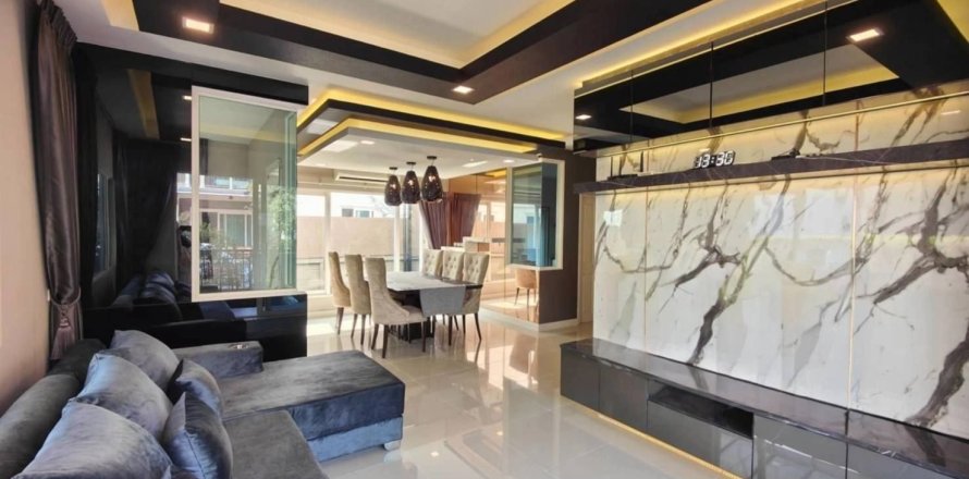 Maison à Bang Kaeo, Thaïlande 4 chambres № 169459