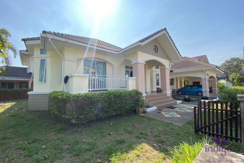 House in Chiang Mai, Thailand 3 bedrooms № 162490