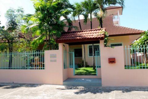 Maison à Chiang Mai, Thaïlande 4 chambres № 162494