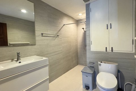 Кондоминиум с 3 спальнями в Бангкоке, Таиланд № 172612 - фото 14