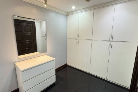 Кондоминиум с 3 спальнями в Бангкоке, Таиланд № 172612 - фото 13