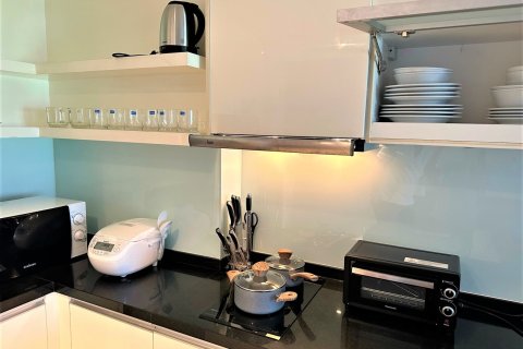 Condo in Bangkok, Thailand, 2 bedrooms  № 172615 - photo 5