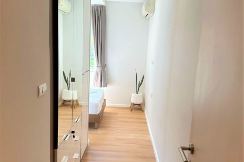 Condo in Bangkok, Thailand, 2 bedrooms  № 172615 - photo 9