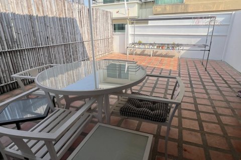 Таунхаус в Пхракханонге, Бангкок, Таиланд с 4 спальнями  № 172614 - фото 13