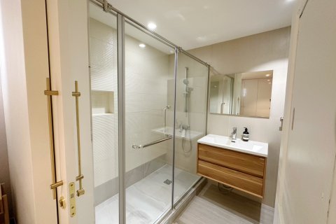 Кондоминиум с 2 спальнями в Бангкоке, Таиланд № 172613 - фото 9