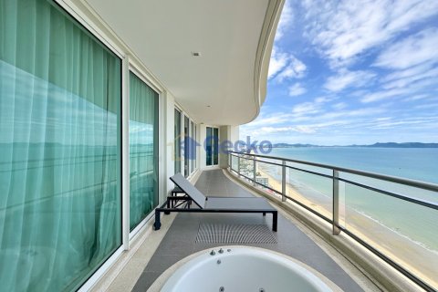 Condo in Pattaya, Thailand, 4 bedrooms  № 196225