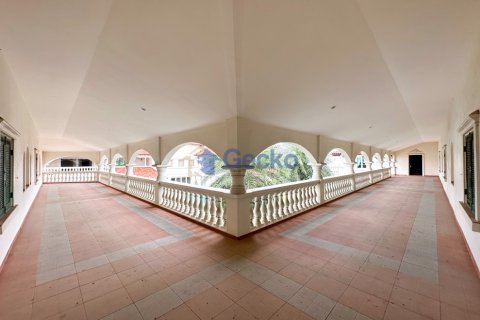 Дом в Паттайе, Таиланд с 6 спальнями № 196219 - фото 17