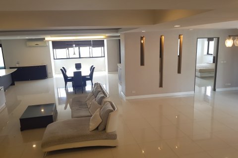 Condo à Khlong Toei, Bangkok, Thaïlande, 5 chambres № 200711 - photo 11