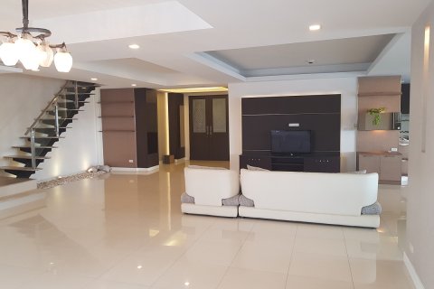 Condo à Khlong Toei, Bangkok, Thaïlande, 5 chambres № 200711 - photo 10