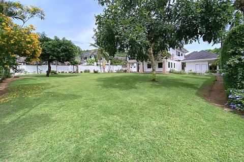 House in Hua Hin, Thailand 4 bedrooms № 168132 - photo 4