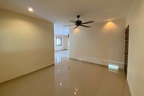 House in Hua Hin, Thailand 4 bedrooms № 168132 - photo 10