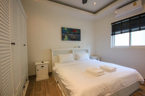 House in Hua Hin, Thailand 3 bedrooms № 168131 - photo 13