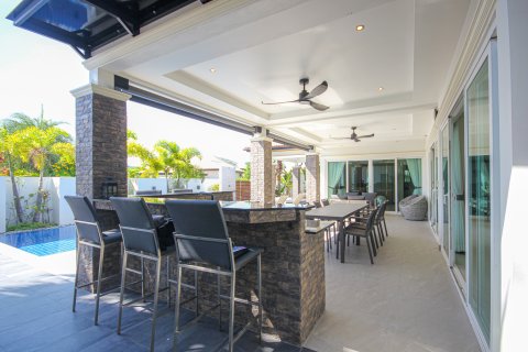 House in Hua Hin, Thailand 3 bedrooms № 168131 - photo 3