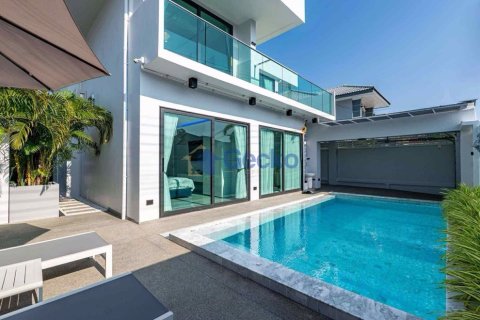 Maison à Pattaya, Thaïlande 5 chambres № 196236