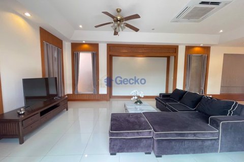 House in Pattaya, Thailand 3 bedrooms № 196233 - photo 3