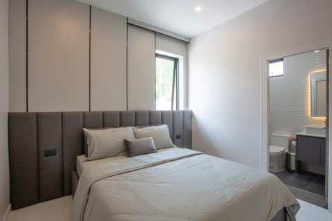 Villa in Hua Hin, Thailand 4 bedrooms № 168375 - photo 17