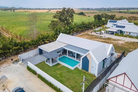 Villa in Hua Hin, Thailand 4 bedrooms № 168375