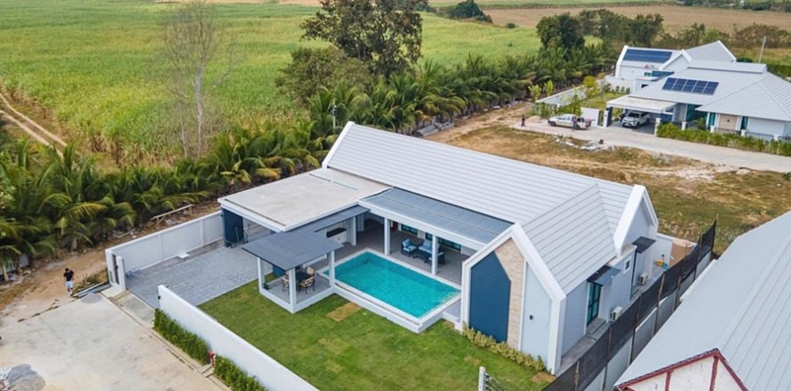 Villa in Hua Hin, Thailand 4 bedrooms № 168375