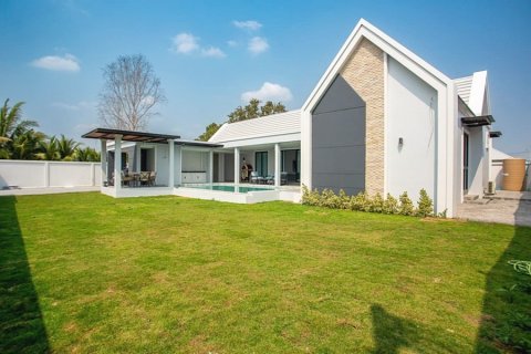 Villa in Hua Hin, Thailand 4 bedrooms № 168375 - photo 13