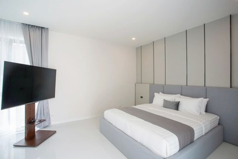 Villa in Hua Hin, Thailand 4 bedrooms № 168375 - photo 24