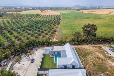 Villa in Hua Hin, Thailand 4 bedrooms № 168375 - photo 14