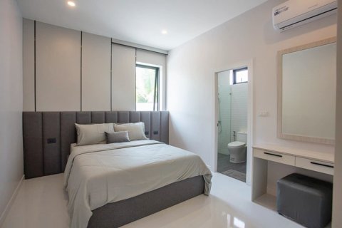 Villa in Hua Hin, Thailand 4 bedrooms № 168375 - photo 20