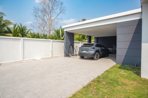 Villa in Hua Hin, Thailand 4 bedrooms № 168375 - photo 5