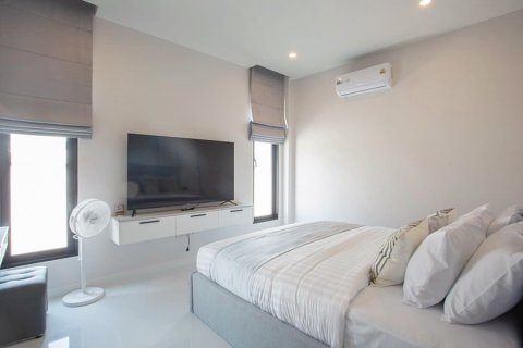 Villa in Hua Hin, Thailand 4 bedrooms № 168375 - photo 27