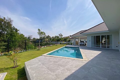 Villa in Hua Hin, Thailand 3 bedrooms № 168377 - photo 5