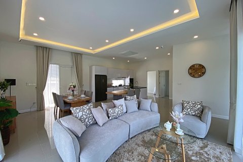 Villa in Hua Hin, Thailand 3 bedrooms № 168377 - photo 9