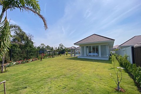 Villa in Hua Hin, Thailand 3 bedrooms № 168377 - photo 2
