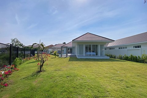 Villa in Hua Hin, Thailand 3 bedrooms № 168377 - photo 4