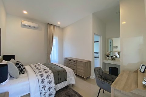 Villa in Hua Hin, Thailand 3 bedrooms № 168377 - photo 20