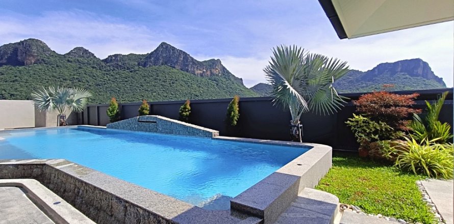 Villa in Sam Roi Yot, Thailand 3 bedrooms № 168399