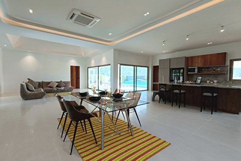 Villa in Sam Roi Yot, Thailand 3 bedrooms № 168399 - photo 5