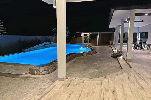 Villa in Sam Roi Yot, Thailand 3 bedrooms № 168399 - photo 19