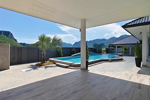 Villa in Sam Roi Yot, Thailand 3 bedrooms № 168399 - photo 23