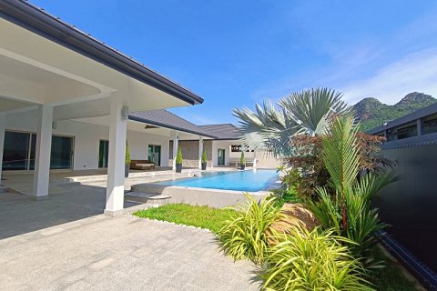 Villa in Sam Roi Yot, Thailand 3 bedrooms № 168399 - photo 4