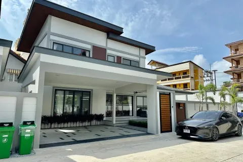 Maison à Pattaya, Thaïlande 4 chambres № 210909