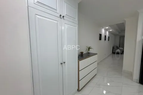 Condominio de 1 dormitorio en Jomtien Beach, Pattaya, Tailandia № 210905 - foto 2