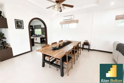 Casa de 3 dormitorios en Pattaya, Tailandia № 210903 - foto 11