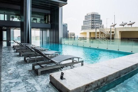 Кондоминиум с 2 спальнями в Ваттхане, Бангкок, Таиланд № 154916 - фото 2