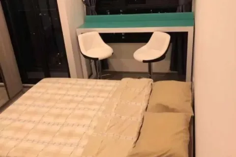 Студия в кондо в Ваттхане, Бангкок, Таиланд № 154912 - фото 4